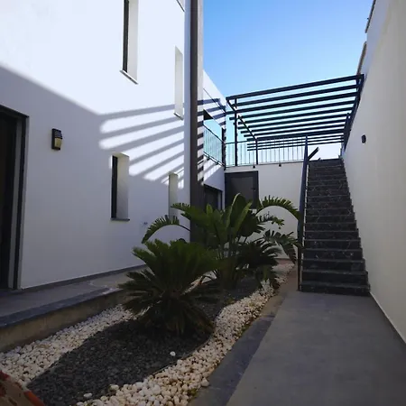 Mona Ovacik Luxury *